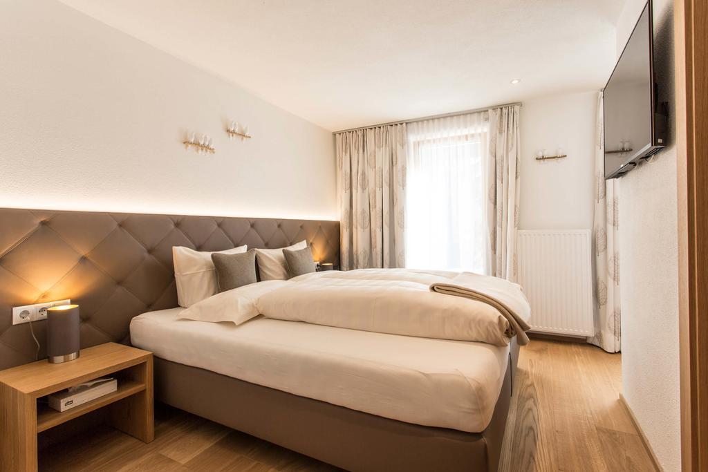 Slow Living Suite - Ferienwohnung Mit Privater Sauna & Garten Fiss Exteriör bild